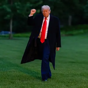 Pivoting From Tax Cuts to Tariffs, Trump Ignores Economic Warning Signs