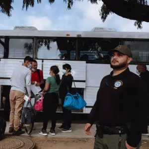 Republicans Push to End Immigrant Benefits in Democratic States